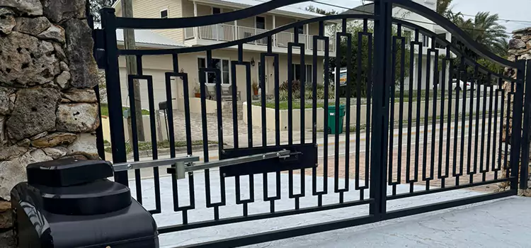 Swing Gate Opener with Keypad Saint-Raymond