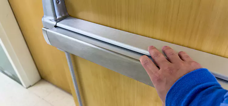 Installing a Push Bar on a Door Saint-Raymond