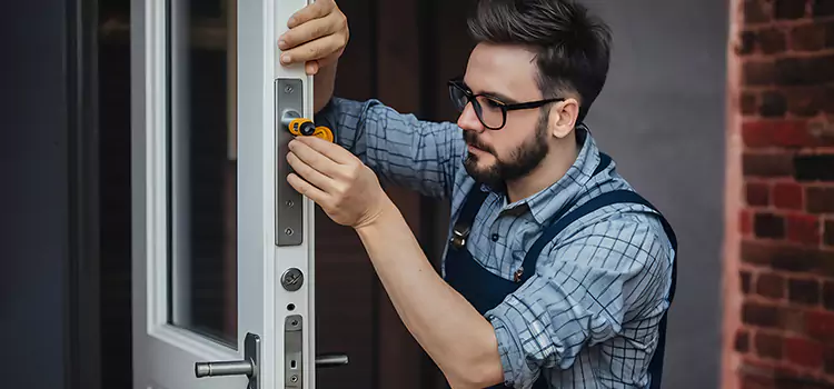 Residential Door Repairs Saint-Raymond